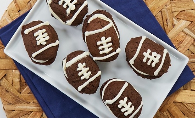 
Football-Shaped Whoopie Pies
