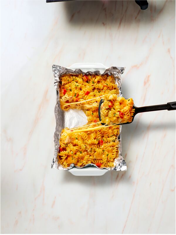 Cheesy Pasta with Chicken and Vegetables | Reynolds Brands