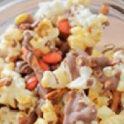 Peanut Butter Chocolate Snack Mix | Reynolds Brands