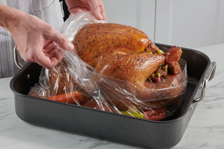 Cooking Turkey in a Bag {Oven Roasted Turkey} Tastes of Lizzy T