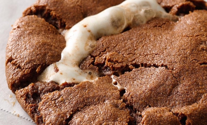 
Hot Chocolate Marshmallow Cookies
