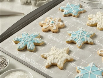 Snowflake Sugar Cookies with Decorating Icing