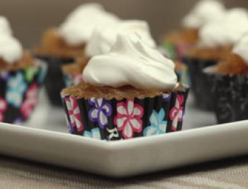 Pineapple Cheesecake Cupcakes