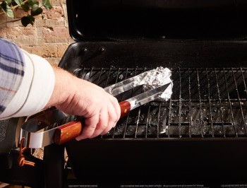 How to Clean a Grill with Aluminum Foil