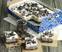 Chocolate Cookie Cheesecake Bars